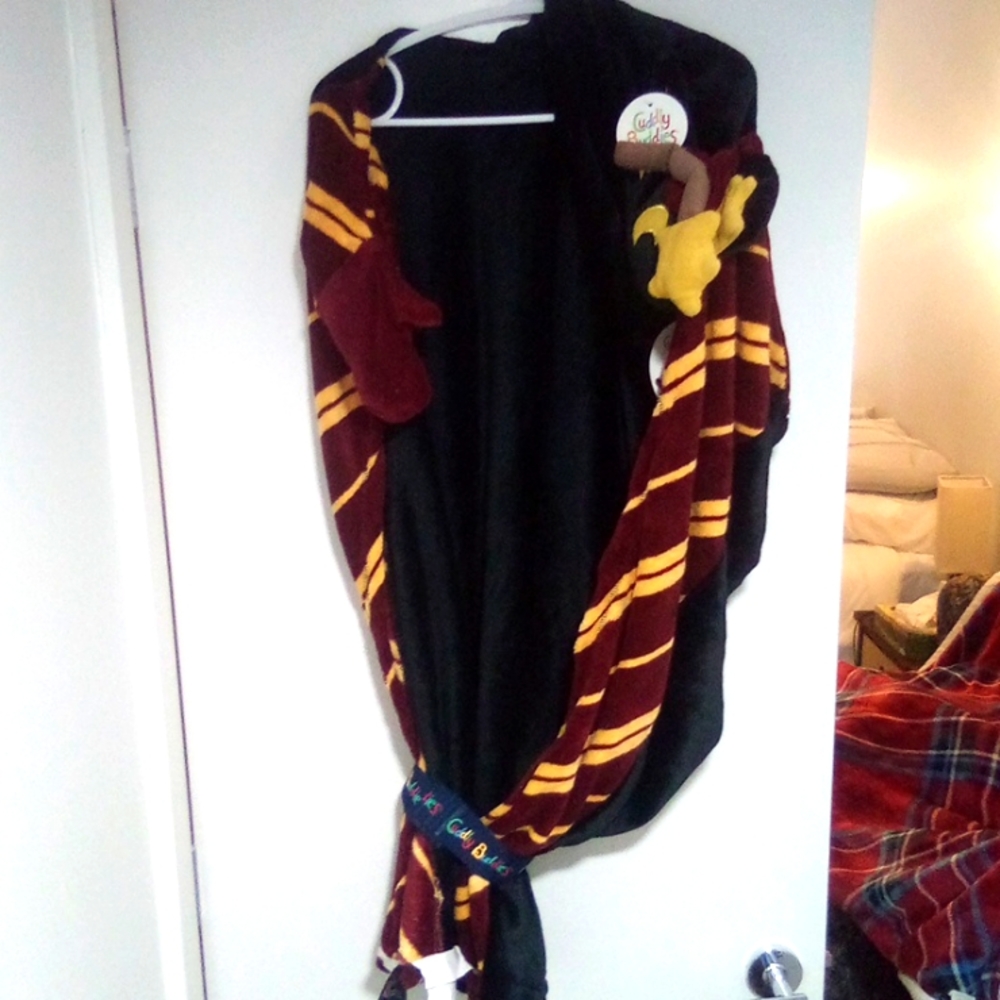 Cuddle Buddies Hooded Wrap Throw